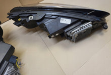 Laden Sie das Bild in den Galerie-Viewer, Frontscheinwerfer Jaguar E-Pace X540 J9C3-13W030-BC J9C3-13W029-BC Ein Satz SCH7730342217cm