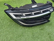 Laden Sie das Bild in den Galerie-Viewer, Frontscheinwerfer Renault 260100650R Rechts Scheinwerfer Headlight SCH7744212988cs