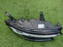 Laden Sie das Bild in den Galerie-Viewer, Frontscheinwerfer Renault 260100650R Rechts Scheinwerfer Headlight SCH7744212988cs