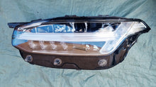 Laden Sie das Bild in den Galerie-Viewer, Frontscheinwerfer Volvo Xc90 32342482 89916187 Full LED Links Headlight SCH7744777706lq