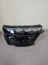 Laden Sie das Bild in den Galerie-Viewer, Frontscheinwerfer Skoda Kamiq 658941016F LED Rechts Scheinwerfer Headlight SCH7745812567cm