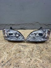 Laden Sie das Bild in den Galerie-Viewer, Frontscheinwerfer Ford C-Max 7M51-13D Xenon Ein Satz Scheinwerfer Headlight SCH7753223588bx