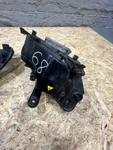 Laden Sie das Bild in den Galerie-Viewer, Frontscheinwerfer Ford C-Max 7M51-13D Xenon Ein Satz Scheinwerfer Headlight SCH7753223588bx