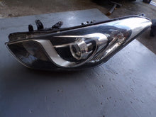 Laden Sie das Bild in den Galerie-Viewer, Frontscheinwerfer Hyundai I30 92101-A6020 Links Scheinwerfer Headlight SCH7756405720gh