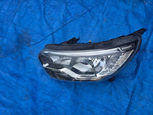 Laden Sie das Bild in den Galerie-Viewer, Frontscheinwerfer Renault Express 260600331R Links Scheinwerfer Headlight SCH7776413786xg