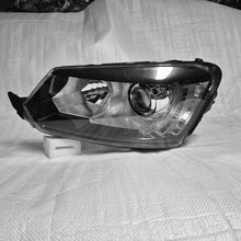 Laden Sie das Bild in den Galerie-Viewer, Frontscheinwerfer Skoda Yeti 5L1941017D Links Scheinwerfer Headlight SCH7782633873zm