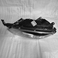 Laden Sie das Bild in den Galerie-Viewer, Frontscheinwerfer Skoda Yeti 5L1941017D Links Scheinwerfer Headlight SCH7782633873zm