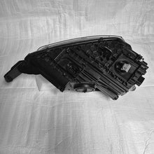 Laden Sie das Bild in den Galerie-Viewer, Frontscheinwerfer Skoda Yeti 5L1941017D Links Scheinwerfer Headlight SCH7782633873zm