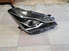 Laden Sie das Bild in den Galerie-Viewer, Frontscheinwerfer Toyota Yaris 811300DJ90 Rechts Scheinwerfer Headlight SCH7783885793ww