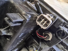 Laden Sie das Bild in den Galerie-Viewer, Frontscheinwerfer Toyota Yaris 811300DJ90 Rechts Scheinwerfer Headlight SCH7783885793ww