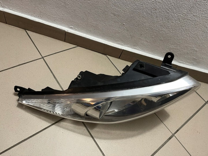 Frontscheinwerfer Kia Venga 92102-1P000 Rechts Scheinwerfer Headlight SCH7791503710sa