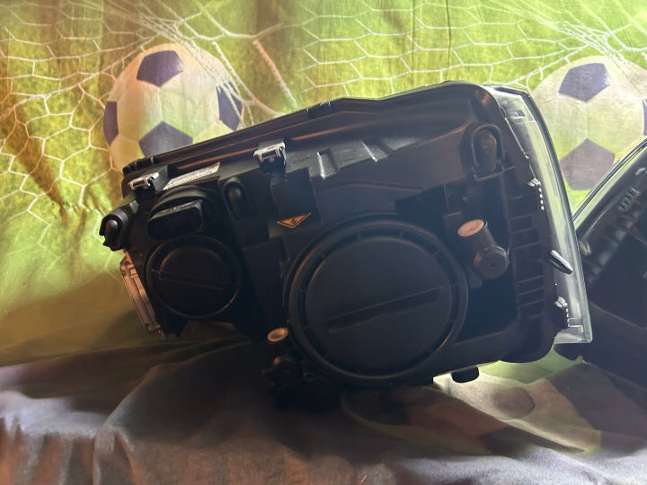 Frontscheinwerfer VW Transporter 7E5941015 7E5941016 Xenon Ein Satz Headlight SCH7802895918ei