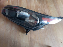 Laden Sie das Bild in den Galerie-Viewer, Frontscheinwerfer Ford Transit Connect 90070362 FT1113W030DB Links Headlight SCH7806714125uv
