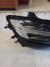 Laden Sie das Bild in den Galerie-Viewer, Frontscheinwerfer Volvo V60 32420508 Rechts Scheinwerfer Headlight SCH7813918929hn