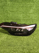 Laden Sie das Bild in den Galerie-Viewer, Frontscheinwerfer Hyundai Elantra VII HL5A-4G22 Links Scheinwerfer Headlight SCH7814510409ls