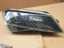 Laden Sie das Bild in den Galerie-Viewer, Frontscheinwerfer Skoda Superb III 3V1941016B Rechts Scheinwerfer Headlight SCH7827497739ra