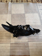 Laden Sie das Bild in den Galerie-Viewer, Frontscheinwerfer Mazda 5 P7703L Links Scheinwerfer Headlight SCH7831971955om