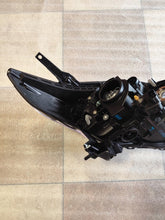 Laden Sie das Bild in den Galerie-Viewer, Frontscheinwerfer Mazda 5 P7703L Links Scheinwerfer Headlight SCH7831971955om