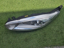 Laden Sie das Bild in den Galerie-Viewer, Frontscheinwerfer Ford Fiesta I C1BB13W030CG 1090041 Links Headlight SCH7833559231pn