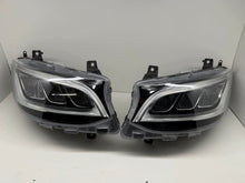Laden Sie das Bild in den Galerie-Viewer, Frontscheinwerfer Mercedes-Benz Sprinter A9109060001 Rechts oder Links SCH7834943313dp