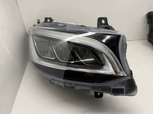 Laden Sie das Bild in den Galerie-Viewer, Frontscheinwerfer Mercedes-Benz Sprinter A9109060001 Rechts oder Links SCH7834943313dp