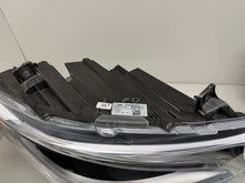 Laden Sie das Bild in den Galerie-Viewer, Frontscheinwerfer Mercedes-Benz Sprinter A9109060001 Rechts oder Links SCH7834943313dp