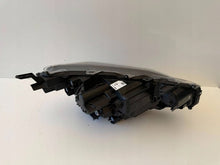 Laden Sie das Bild in den Galerie-Viewer, Frontscheinwerfer Toyota Yaris Cross 0D314 Links Scheinwerfer Headlight SCH7842093771av