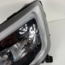Laden Sie das Bild in den Galerie-Viewer, Frontscheinwerfer Renault Master III 0021113004 Links Scheinwerfer Headlight SCH7847200511fm