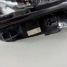Laden Sie das Bild in den Galerie-Viewer, Frontscheinwerfer Renault Master III 0021113004 Links Scheinwerfer Headlight SCH7847200511fm