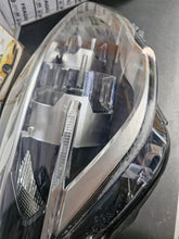 Laden Sie das Bild in den Galerie-Viewer, Frontscheinwerfer BMW X1 F48 747222002 Rechts Scheinwerfer Headlight SCH7851849324qv