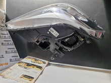 Laden Sie das Bild in den Galerie-Viewer, Frontscheinwerfer BMW X1 F48 747222002 Rechts Scheinwerfer Headlight SCH7851849324qv