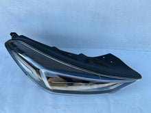Laden Sie das Bild in den Galerie-Viewer, Frontscheinwerfer Hyundai Tucson 92102D7700 Rechts Scheinwerfer Headlight SCH7858603829ek