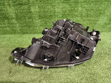 Laden Sie das Bild in den Galerie-Viewer, Frontscheinwerfer BMW 3 F30 F31 721479602 Rechts Scheinwerfer Headlight SCH7866329704tq