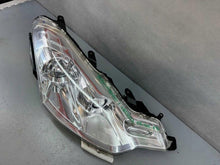 Laden Sie das Bild in den Galerie-Viewer, Frontscheinwerfer Citroën C-Crosser 103419012029 Xenon Rechts Headlight SCH7867184006wr