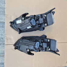 Laden Sie das Bild in den Galerie-Viewer, Frontscheinwerfer Dacia Sandero III 260607161R 260106343R LED Rechts oder Links SCH7868174851vp