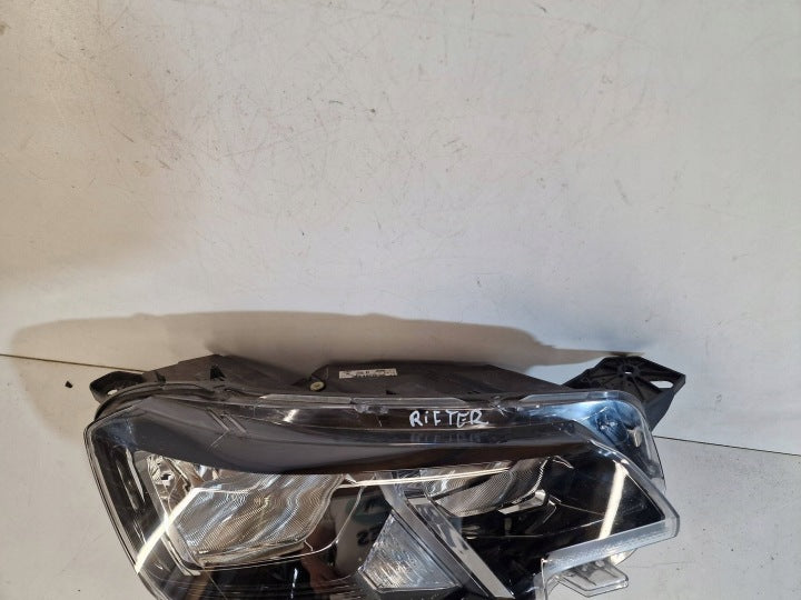 Frontscheinwerfer Peugeot Partner Rifter 9816826880 Rechts Headlight SCH7871967572ce