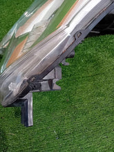 Laden Sie das Bild in den Galerie-Viewer, Frontscheinwerfer Nissan Note E12 260103VV0A Rechts Scheinwerfer Headlight SCH7874481965rh