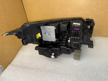 Load image into Gallery viewer, Frontscheinwerfer Skoda Enyaq 5LB941035A 85122000 LED Links Headlight SCH7902921556tn