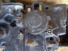 Load image into Gallery viewer, Frontscheinwerfer Renault 89207791 Links Scheinwerfer Headlight SCH7906455244bq