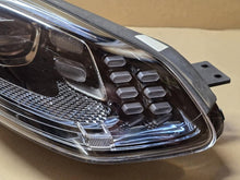 Laden Sie das Bild in den Galerie-Viewer, Frontscheinwerfer Kia Sportage IV 92102F1500 Full LED Rechts Headlight SCH7938453648mm