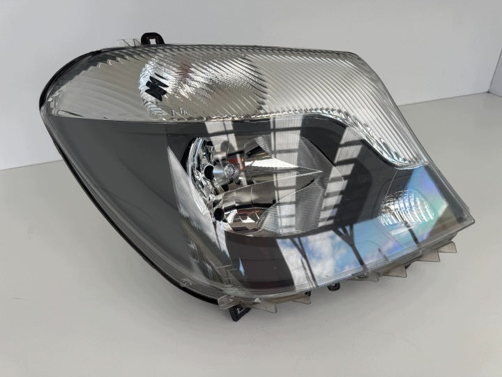 Frontscheinwerfer Mercedes-Benz Sprinter A9068202461 Rechts Headlight SCH7938736117ve
