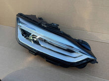 Laden Sie das Bild in den Galerie-Viewer, Frontscheinwerfer Audi A5 8W6941006C Rechts Scheinwerfer Headlight SCH7948898881tp