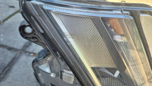 Laden Sie das Bild in den Galerie-Viewer, Frontscheinwerfer Volvo 24056510 Rechts Scheinwerfer Headlight SCH7950080575rr
