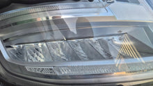 Laden Sie das Bild in den Galerie-Viewer, Frontscheinwerfer Volvo 24056510 Rechts Scheinwerfer Headlight SCH7950080575rr