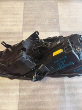 Load image into Gallery viewer, Frontscheinwerfer Nissan Qashqai I 100-8D02J Rechts Scheinwerfer Headlight SCH7952780816su
