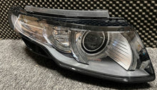 Laden Sie das Bild in den Galerie-Viewer, Frontscheinwerfer Land Rover Evoque BJ3213W029EE Ein Stück (Rechts oder Links) SCH7958273662lo