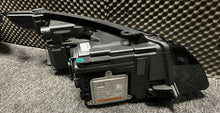 Laden Sie das Bild in den Galerie-Viewer, Frontscheinwerfer Land Rover Evoque BJ3213W029EE Ein Stück (Rechts oder Links) SCH7958273662lo