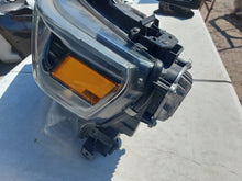 Laden Sie das Bild in den Galerie-Viewer, Frontscheinwerfer Dodge Ram 1500 68477265AB Links Scheinwerfer Headlight SCH7972627779yn