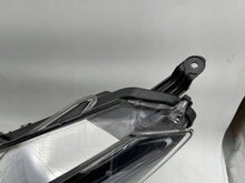 Laden Sie das Bild in den Galerie-Viewer, Frontscheinwerfer Toyota Corolla HASC016184 Links Scheinwerfer Headlight SCH7975119079mc