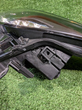 Laden Sie das Bild in den Galerie-Viewer, Frontscheinwerfer Toyota C-Hr Chr 81150F4220 Links Scheinwerfer Headlight SCH7976808696ir